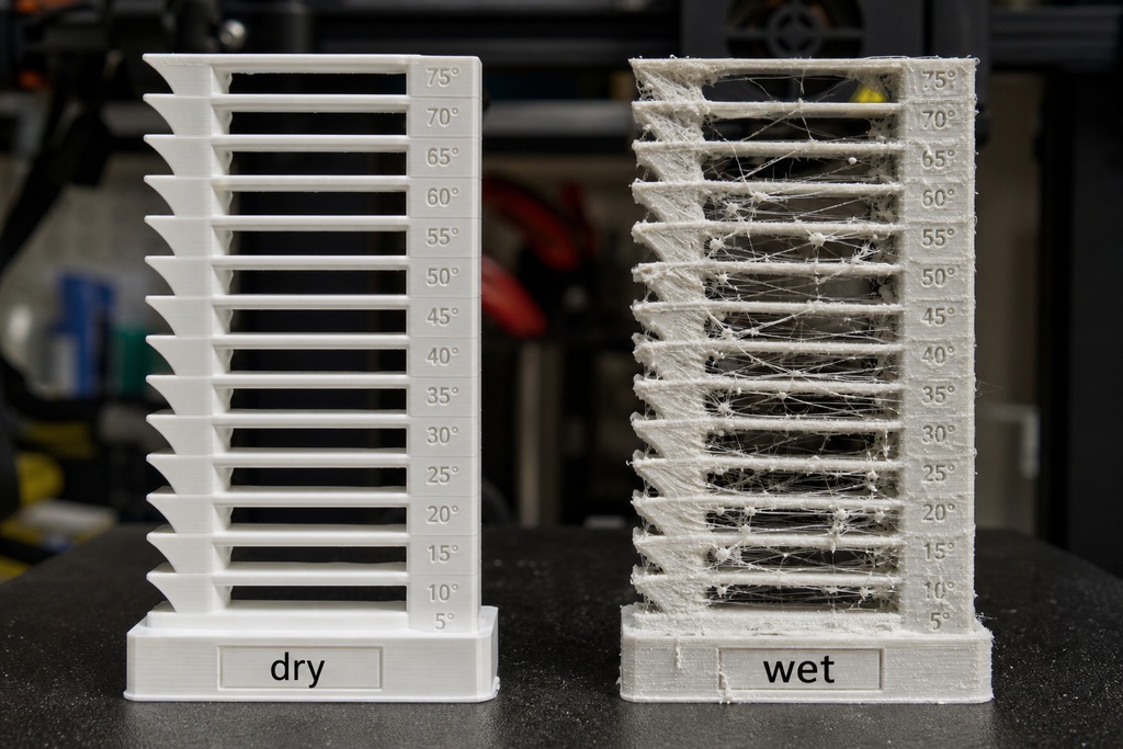 Comparison of 3D printed humidity testers labeled "dry" and "wet," showing filament dryer settings by material.